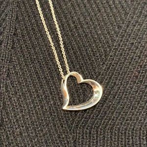 Beautiful sterling silver floating heart pendant necklace